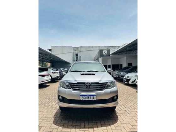 TOYOTA HILUX SW4 3.0 SRV 4X4 7 LUGARES 16V TURBO INTERCOOLER DIESEL 4P AUTOMÁTICO